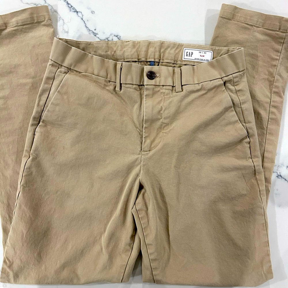 Gap Men’s Slim Straight pants. 29x30. Great condition.